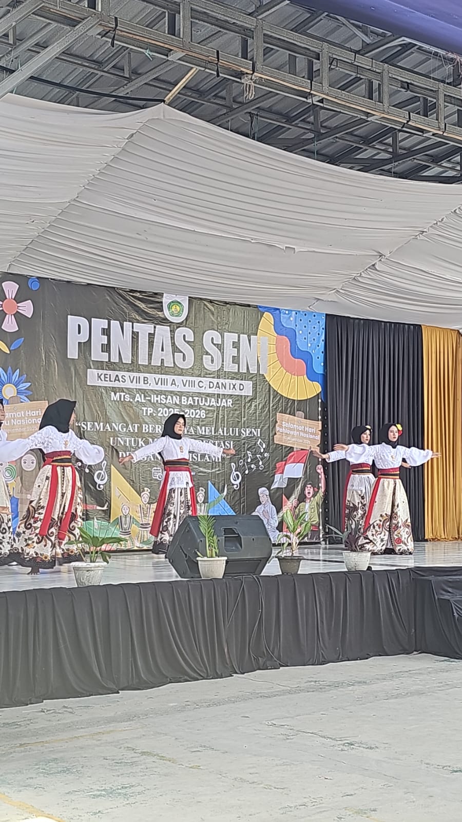 Pentas Seni Bulan November 2025